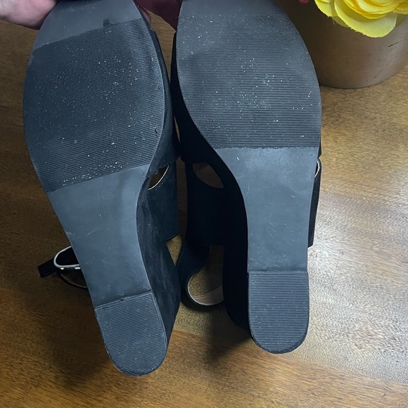 Madden Girl Black Wedge Sandals Faux black Suede size 9 - Picture 8 of 8